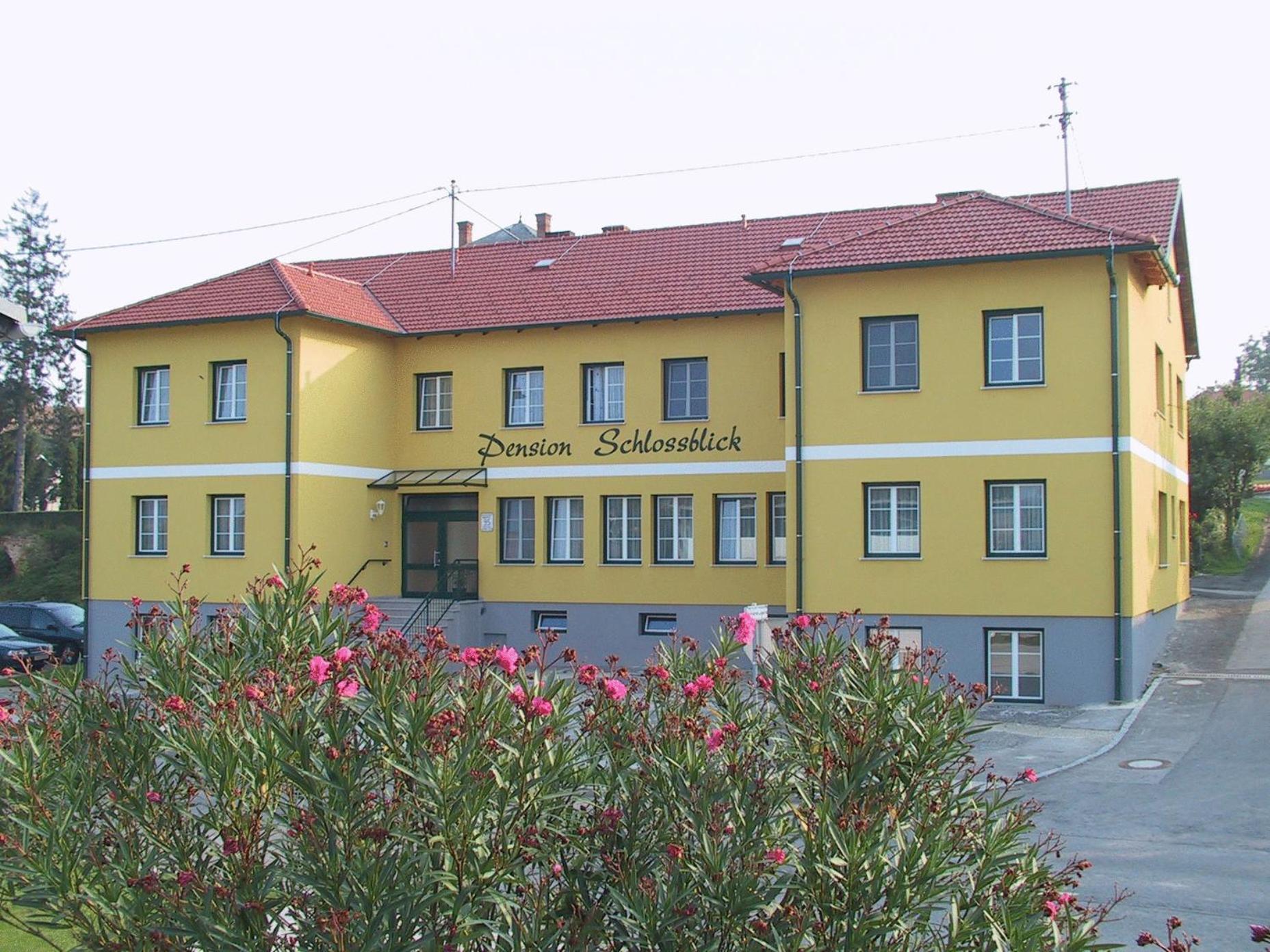 Pension Schlossblick Nebersdorf Luaran gambar