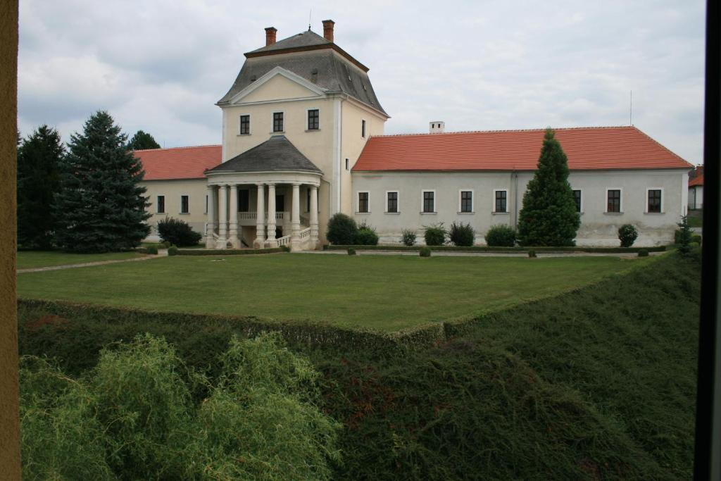 Pension Schlossblick Nebersdorf Luaran gambar